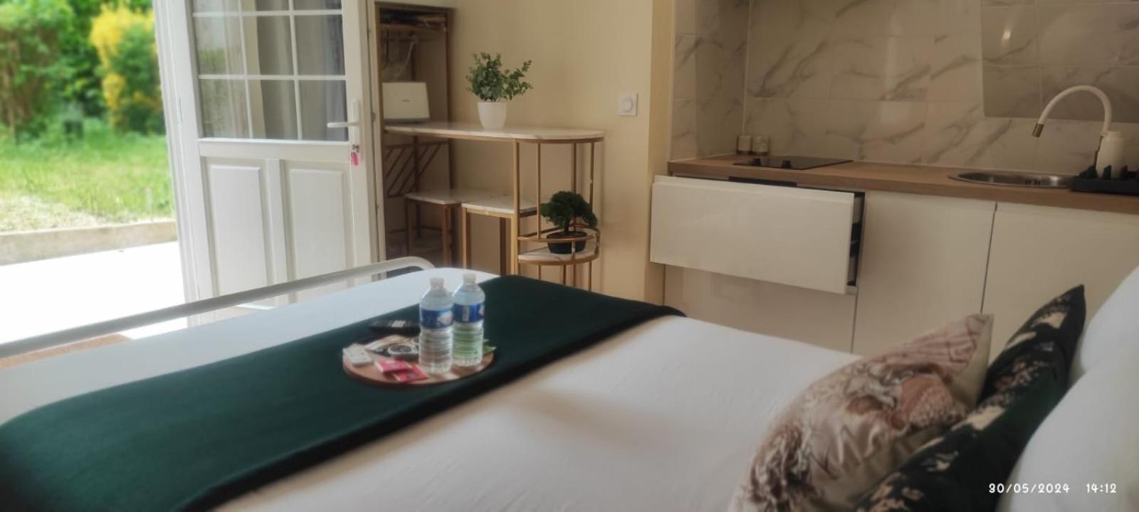 Le Cocoon Dore Пуатье Экстерьер фото