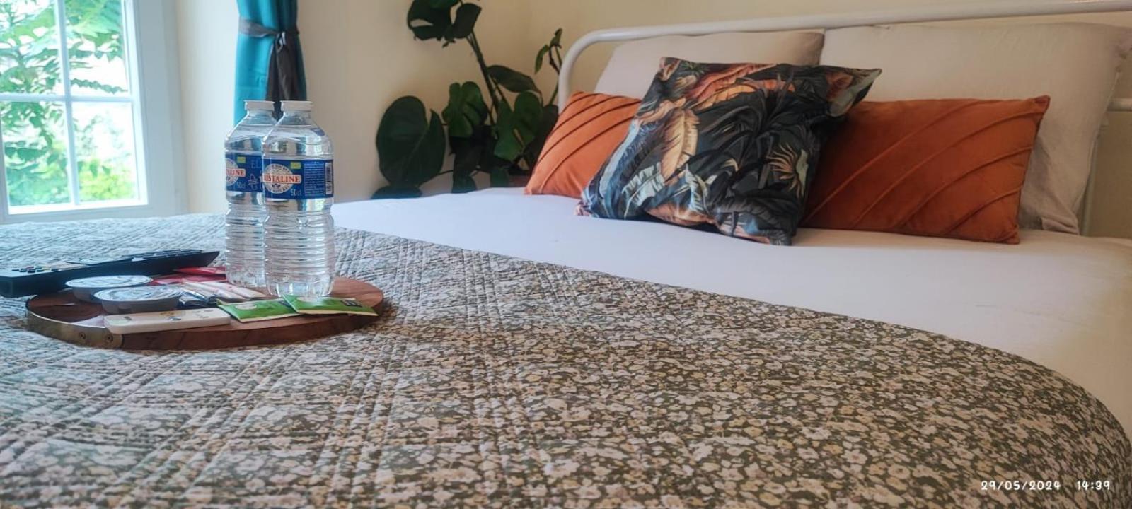 Le Cocoon Dore Пуатье Экстерьер фото